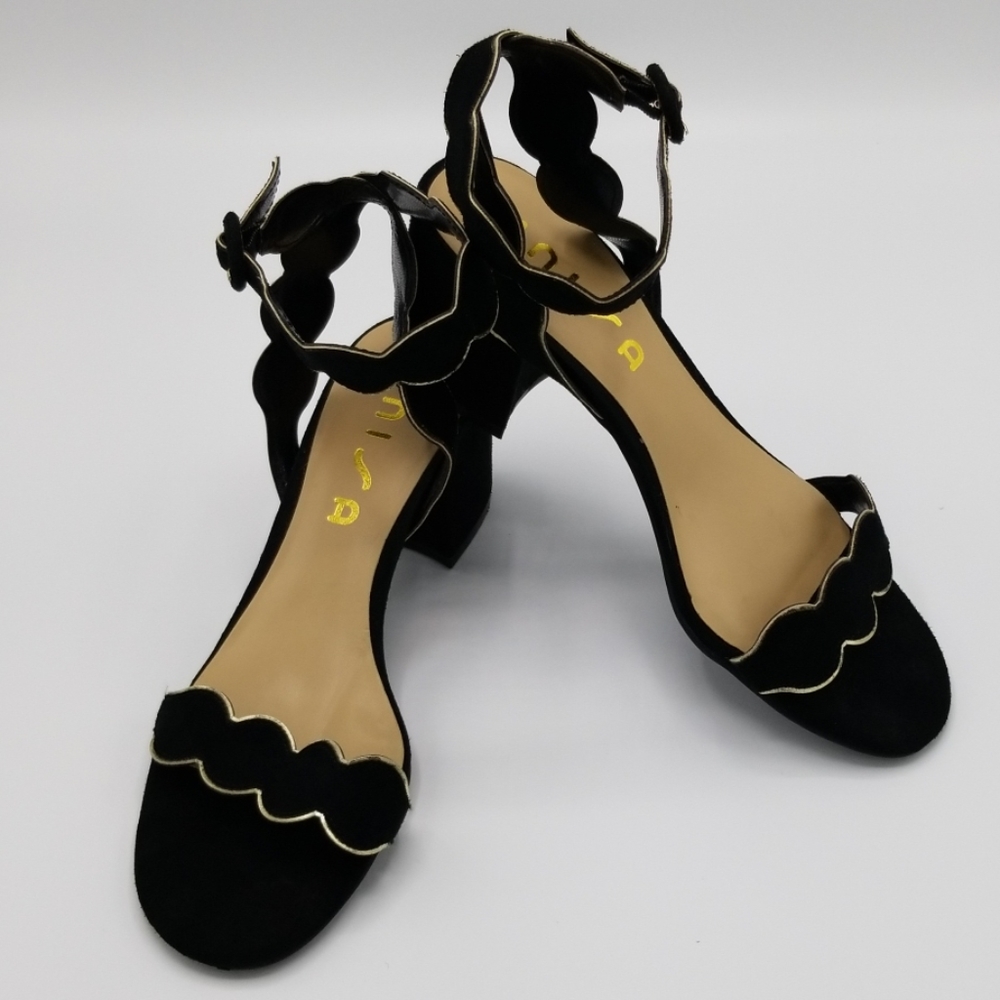 UNISA Black/Gold "Eadldyn" Scalloped Block Heels - Picture 6 of 8